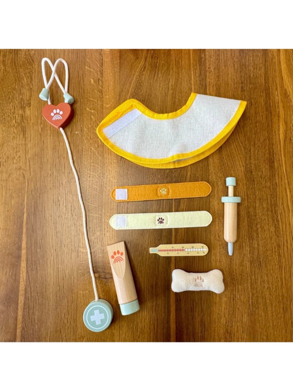 Wooden Vet Play Set OLLI ELLA Portable Travel Toy Carry Case Pet Doctor Kit Kids - Picture 3 of 7